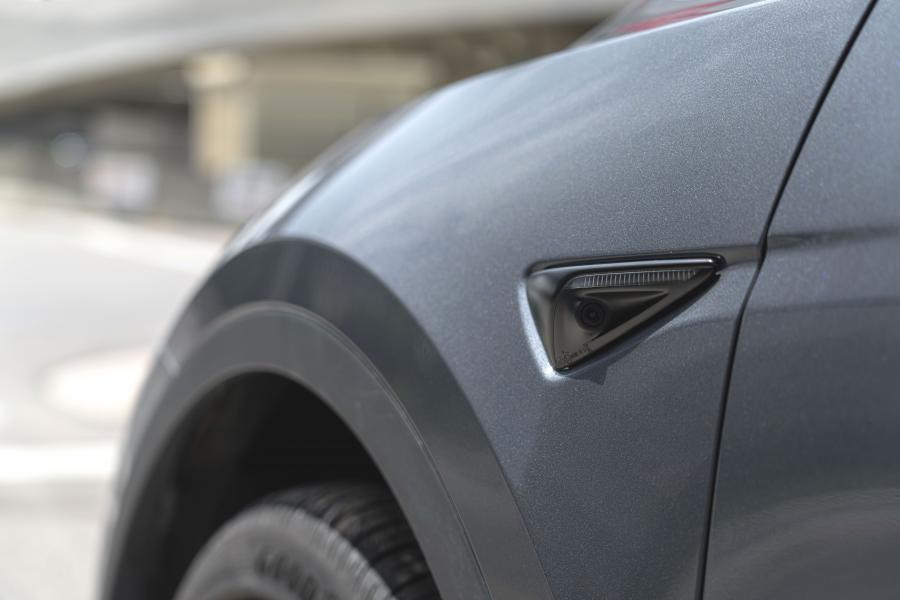 Детали экстерьера Tesla Model Y Long Range 2020 года  (NA) (фото 14 из 28)